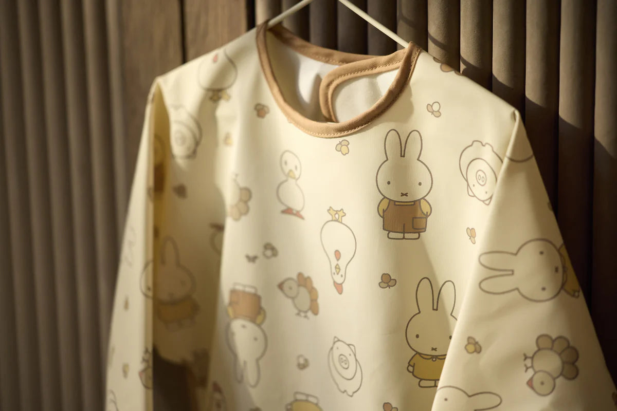Jollien Babete Impermeável com Mangas – Miffy Family Farm