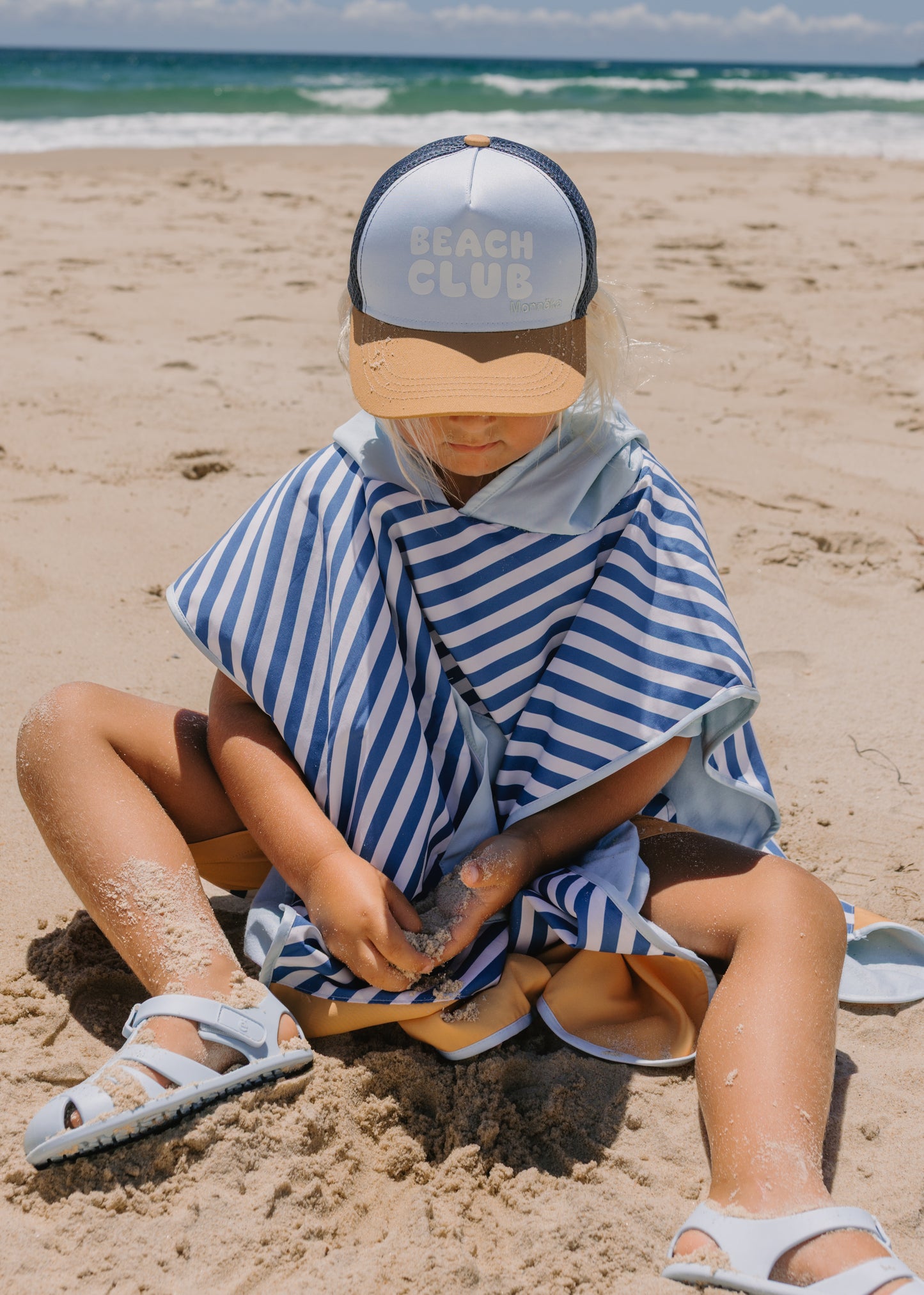Poncho de Praia Monnëka Stripes Blues & Beyond