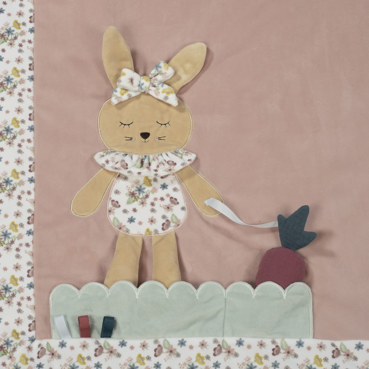 Manta de Atividades Coelho Rosa - Serengueti