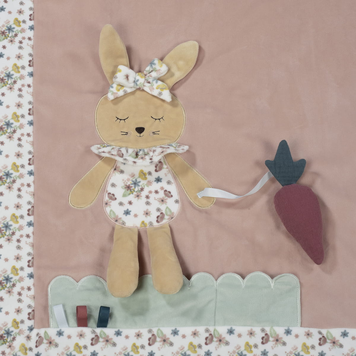 Manta de Atividades Coelho Rosa - Serengueti