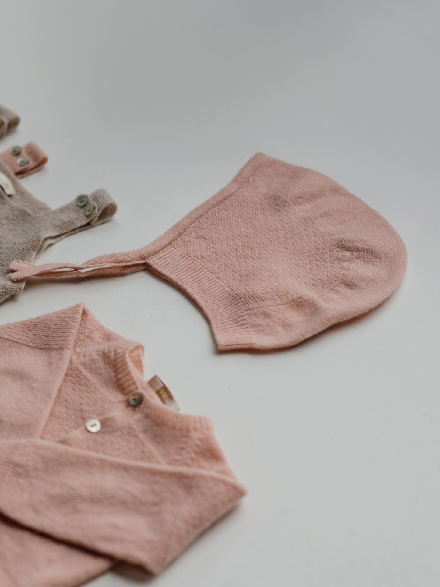 Wedoble - LITTLE LOVE
Touca tricotada em Lã Merino e Caxemira Rosa Médio