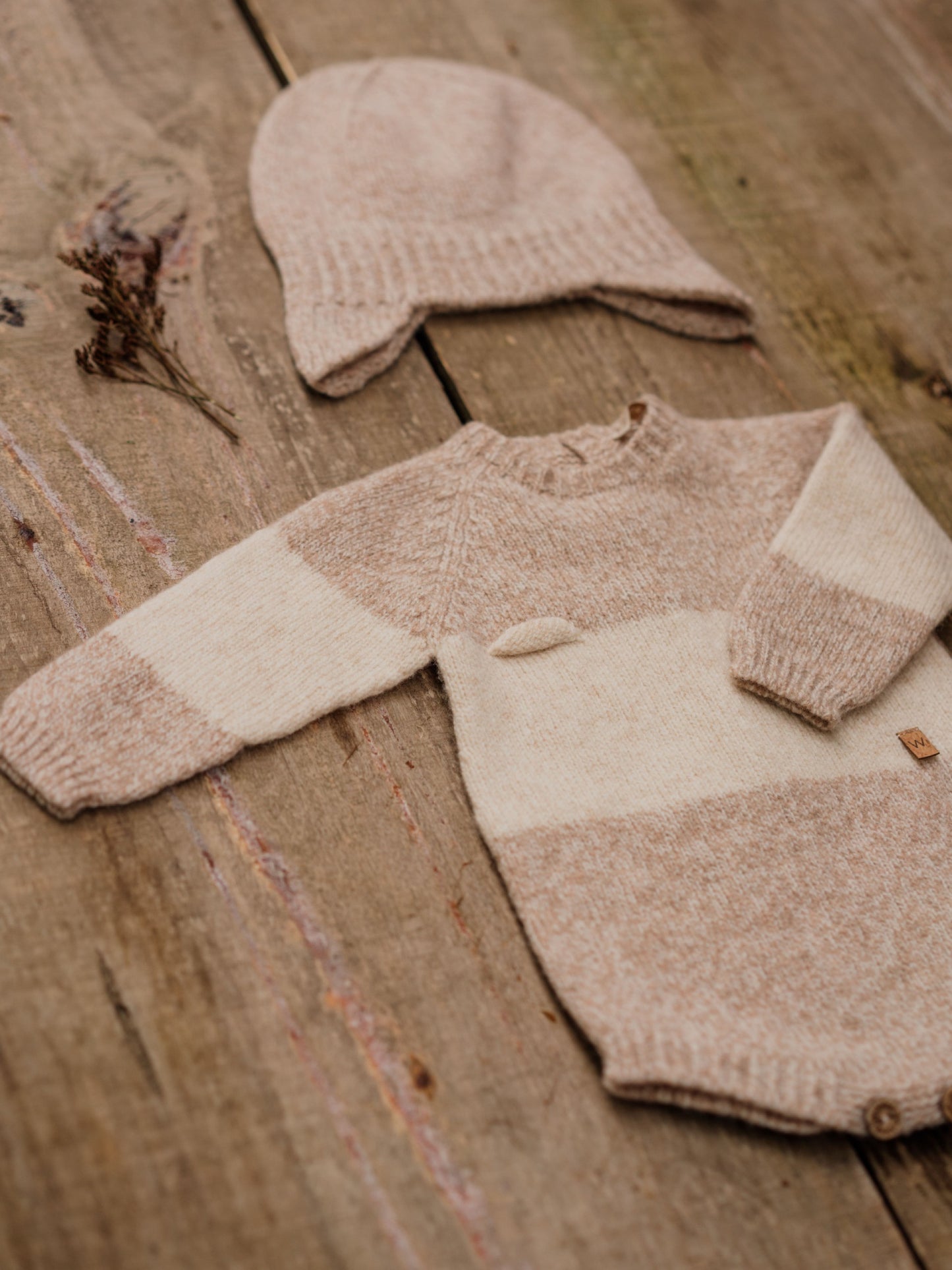 Wedoble - LITTLE TEDDY BEAR
Fofo com ursinho Tricotado em Lã Merino