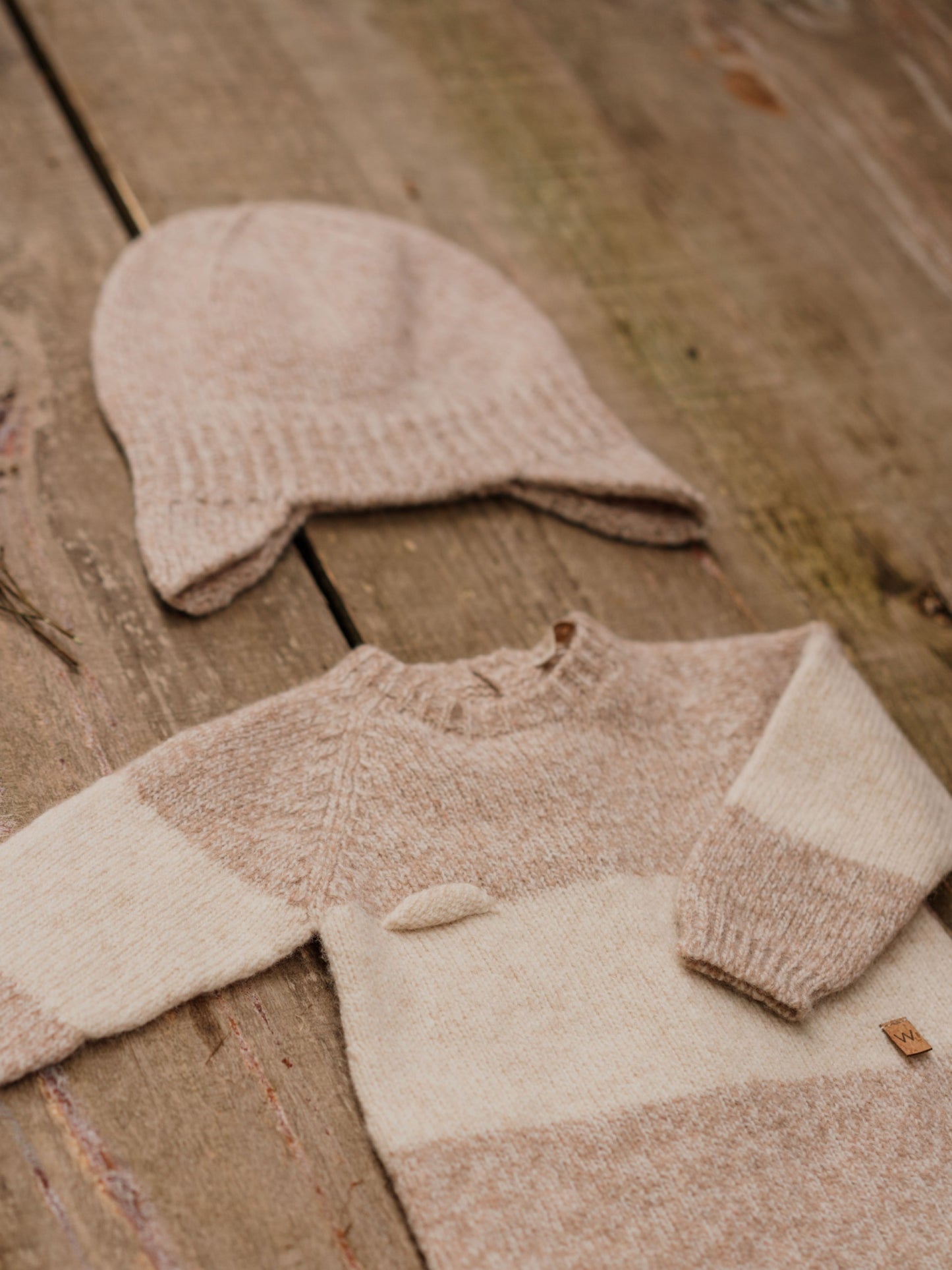 Wedoble - LITTLE TEDDY BEAR
Babygrow com ursinho Tricotado em Lã Merino