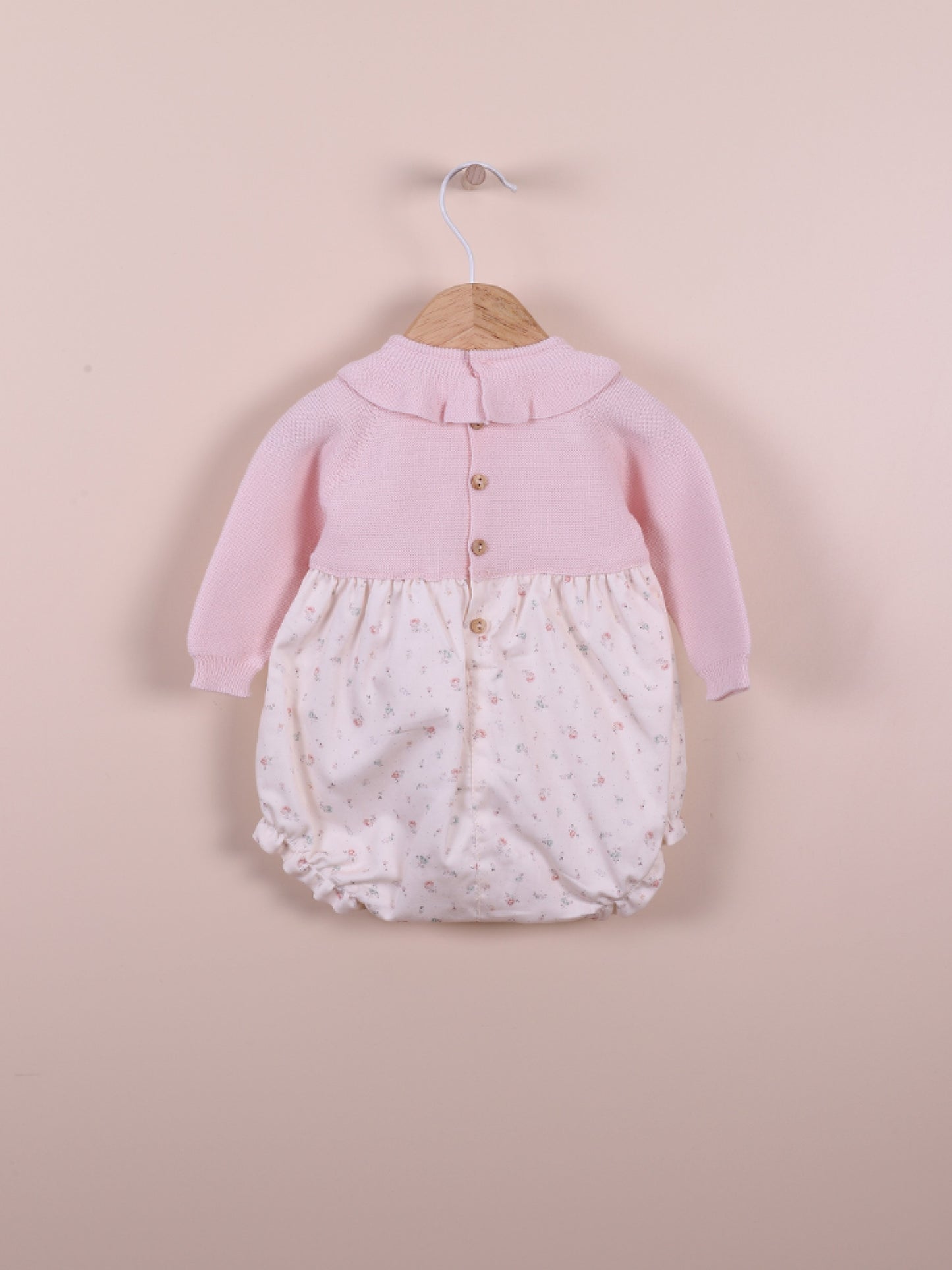 Fofo de manga comprida com tecido florido