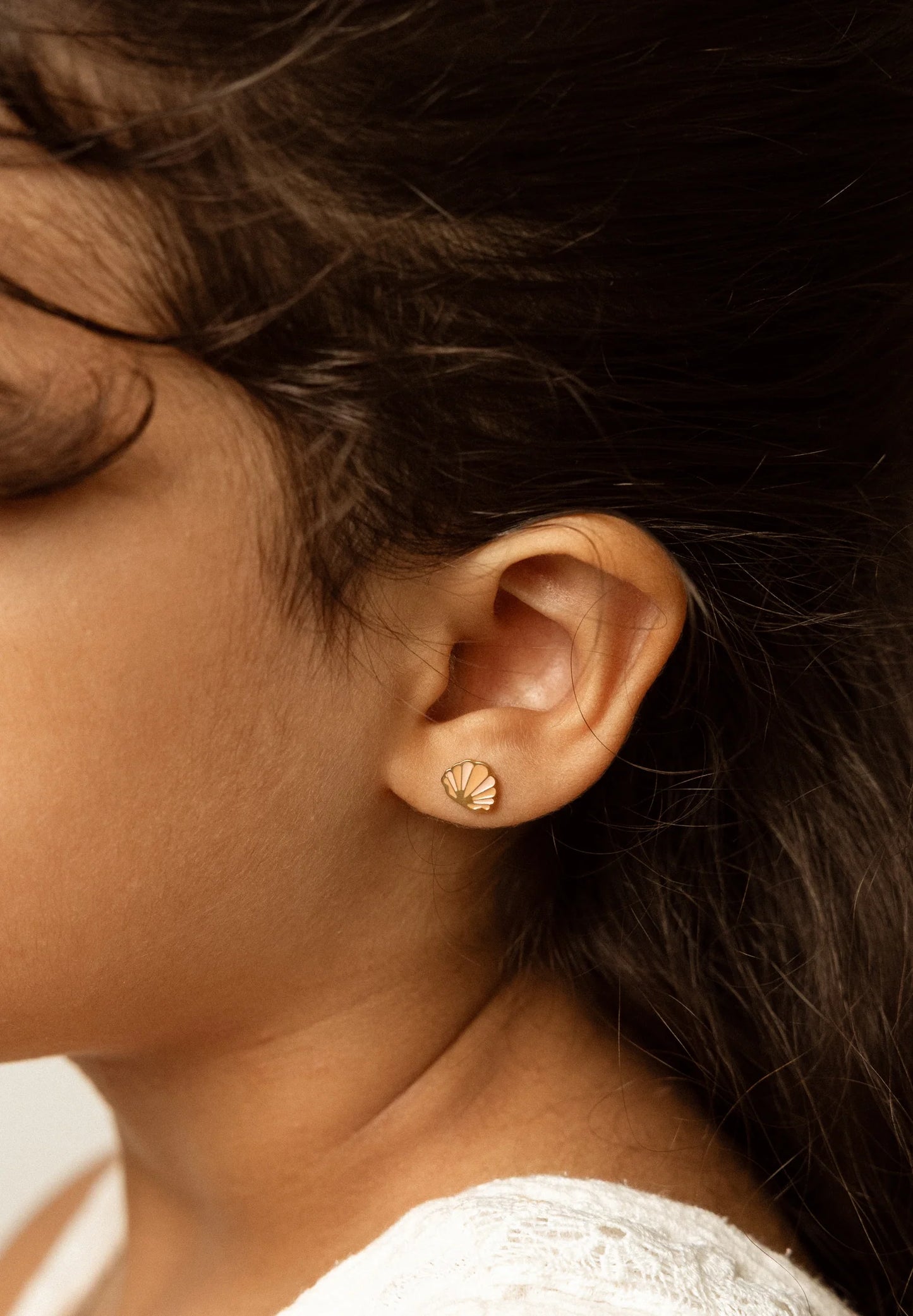 Brincos Studs Earrings - Golden Shell