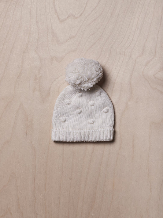 Gorro com pompom tricotado em lã - Pérola