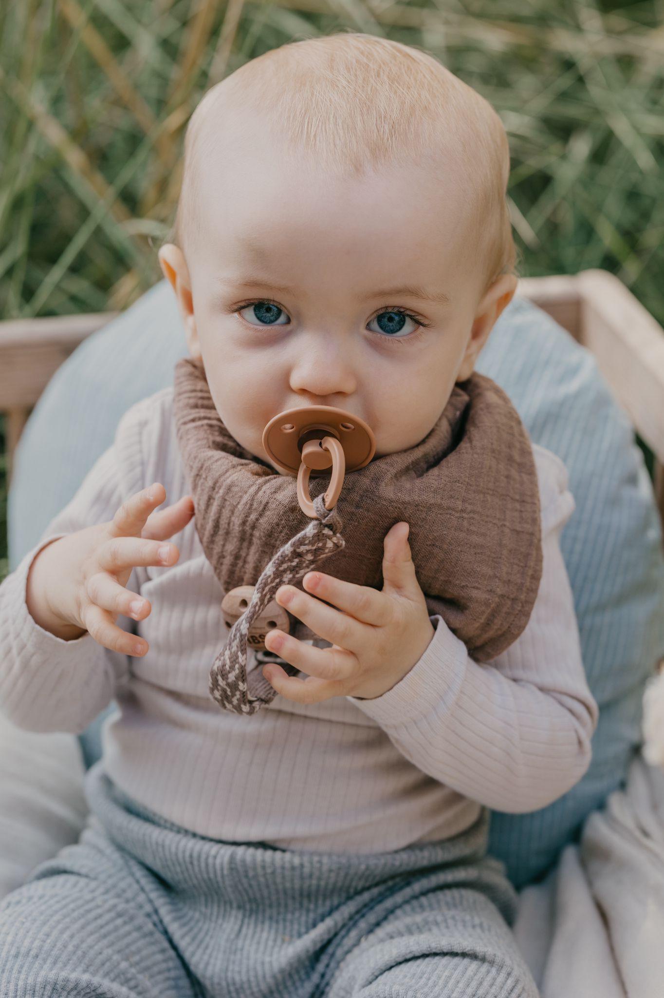 Prende-Chupetas Bibs - Dark Oak/Vanilla - Loja Papás & Bebés