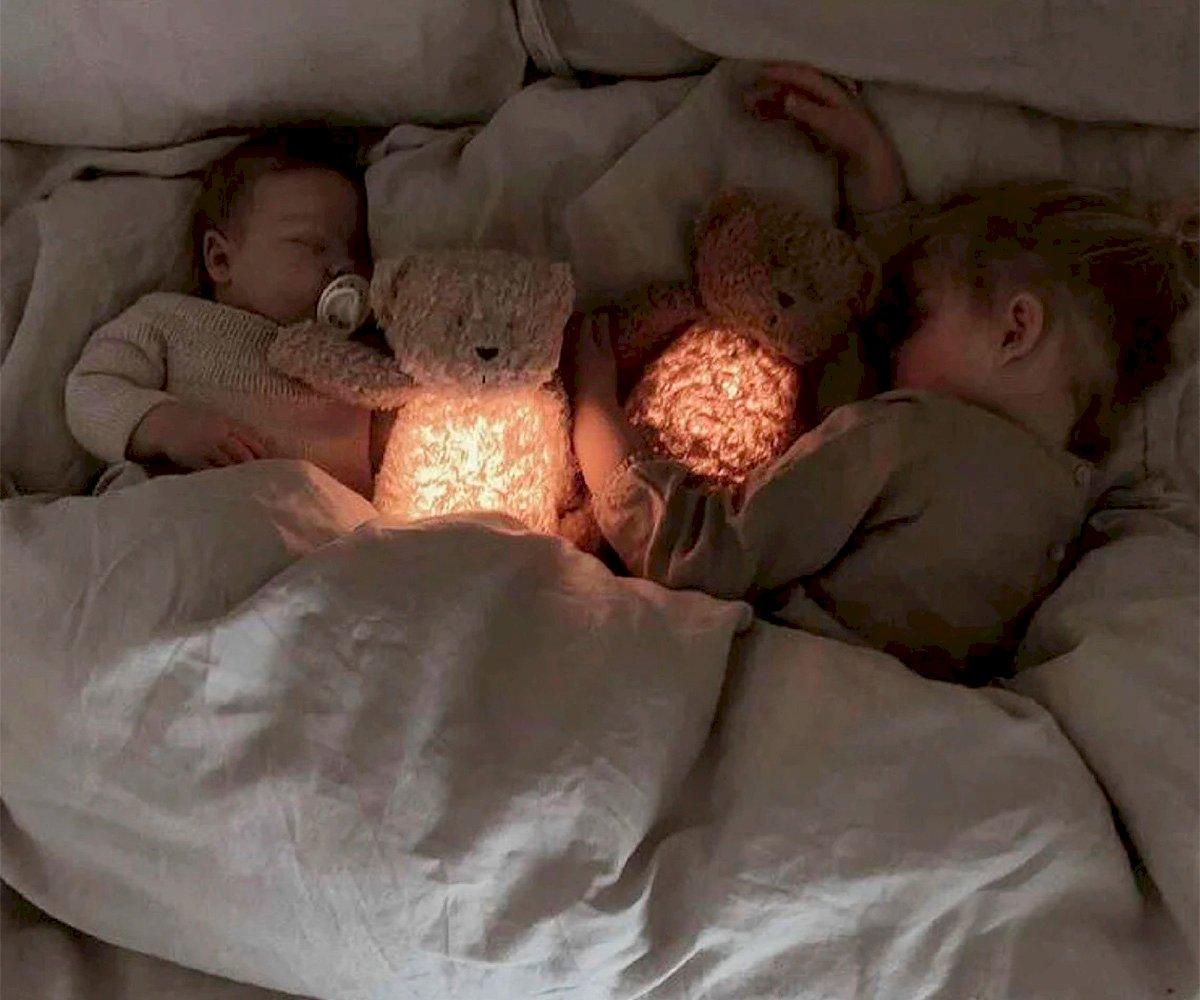 Peluche de Luz e Som -Teddy Caramel