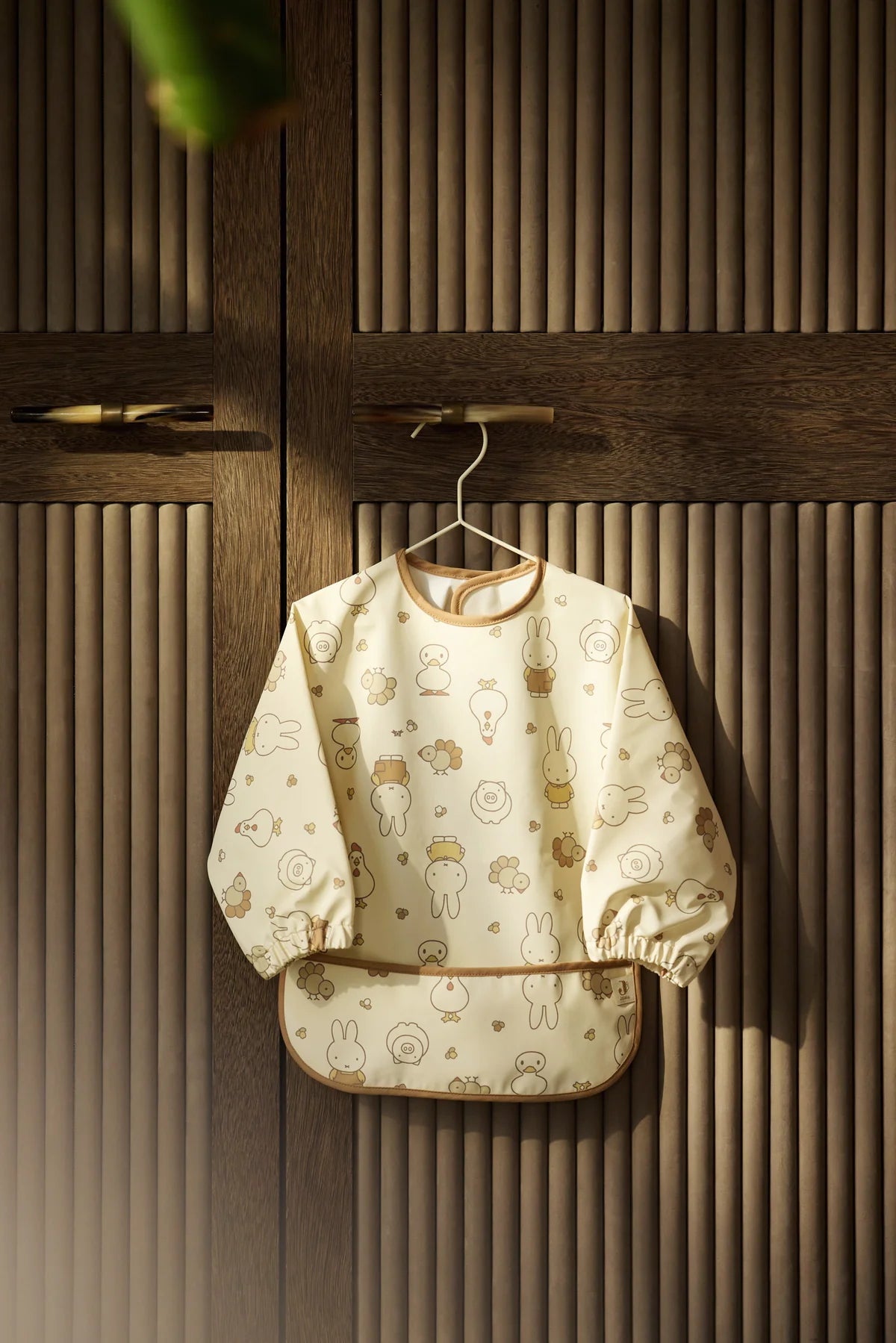 Jollien Babete Impermeável com Mangas – Miffy Family Farm