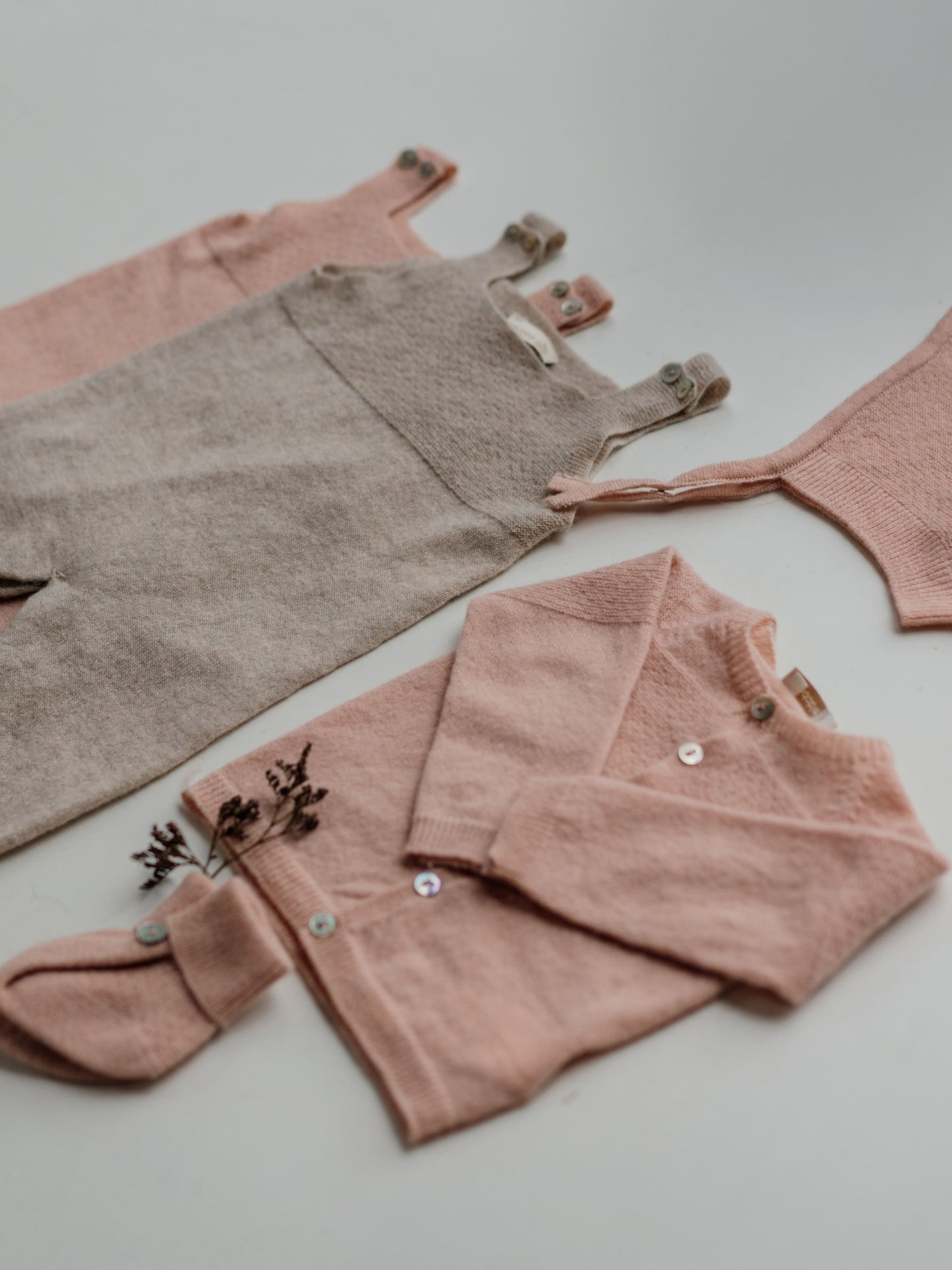 Wedoble - LITTLE LOVE Casaco Tricotado em Lã Merino e Caxemira 
 Rosa Médio