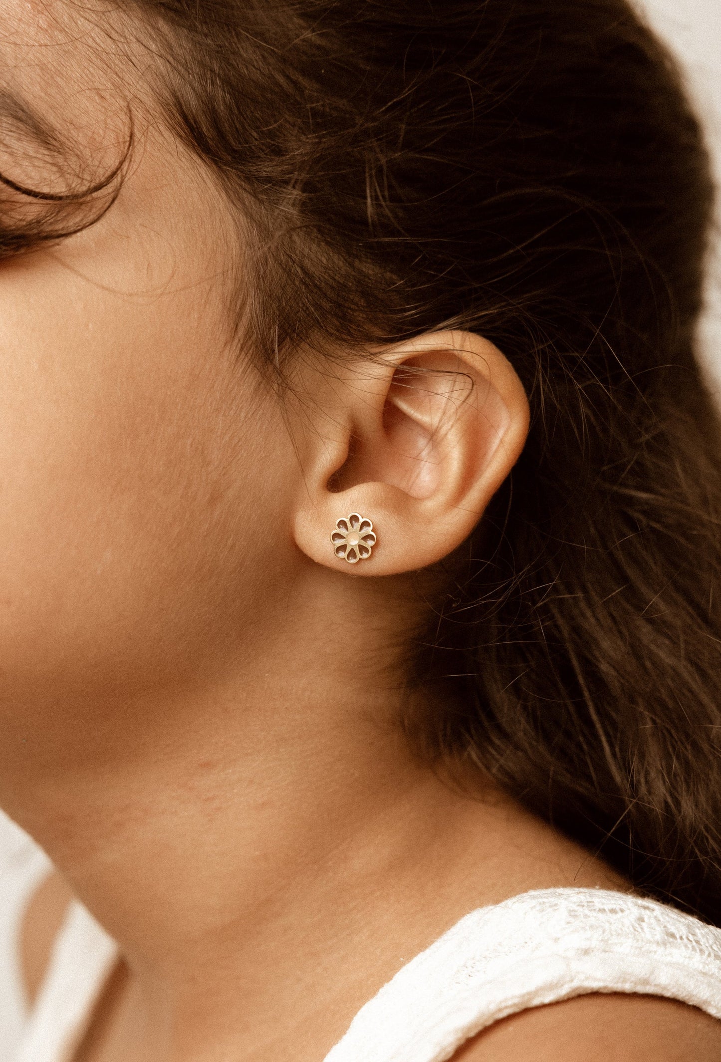 Brincos Studs Earrings - Lovely Daisy