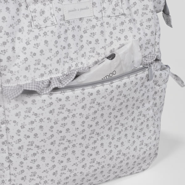 Pasito a Pasito Mochila - Little Bloom Flowers Gris Pasito a Pasito