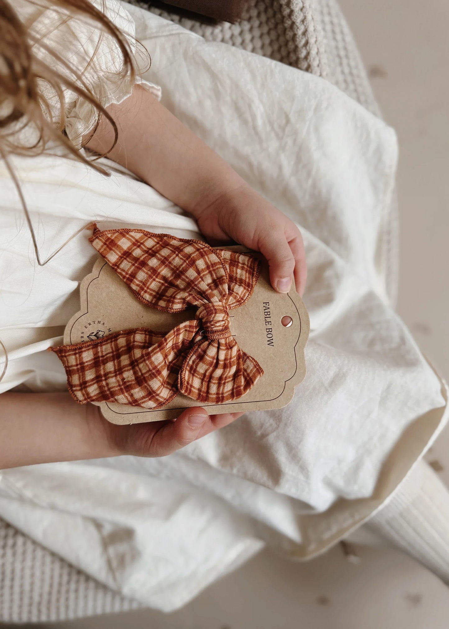 Laço Infantil Honey Plaid para o cabelo | Mrs Ertha