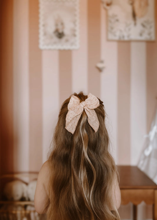 Laço Infantil Blush Dots para o cabelo | Mrs Ertha