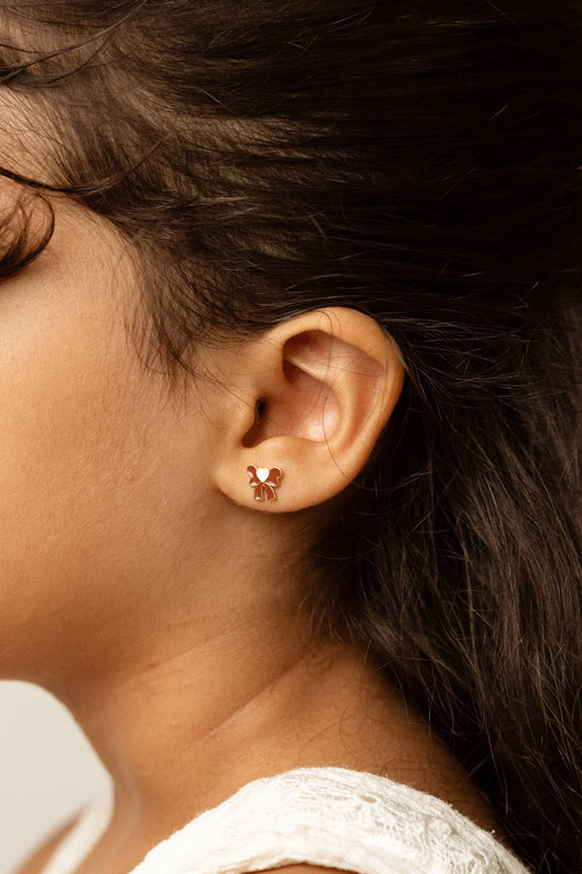 Brincos Studs Earrings - Tied Love