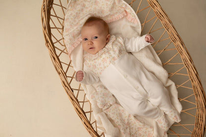 Mighty Love - Babygrow em Algodão com Detalhes Florais Olívia