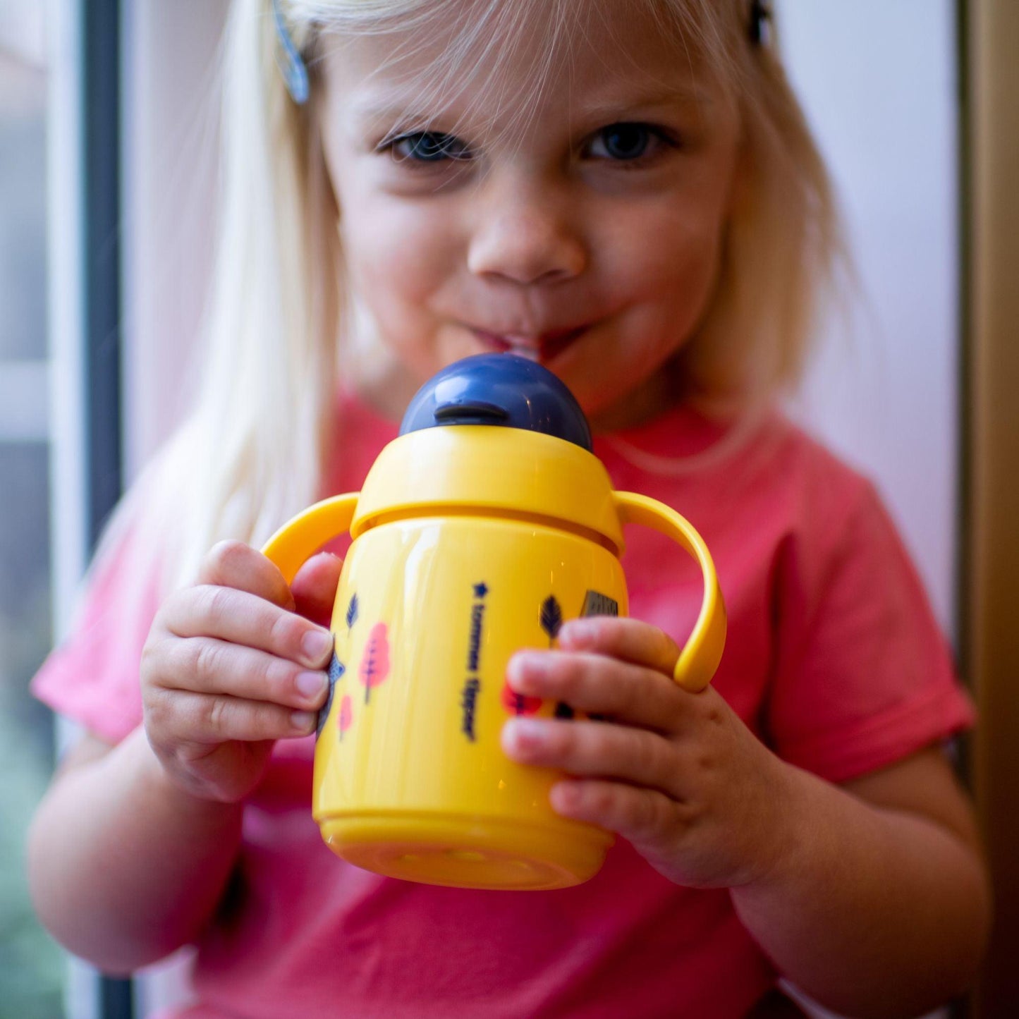 Copo de Aprendizagem com Palhinha Sippee 300ml - Amarelo - Loja Papás & Bebés